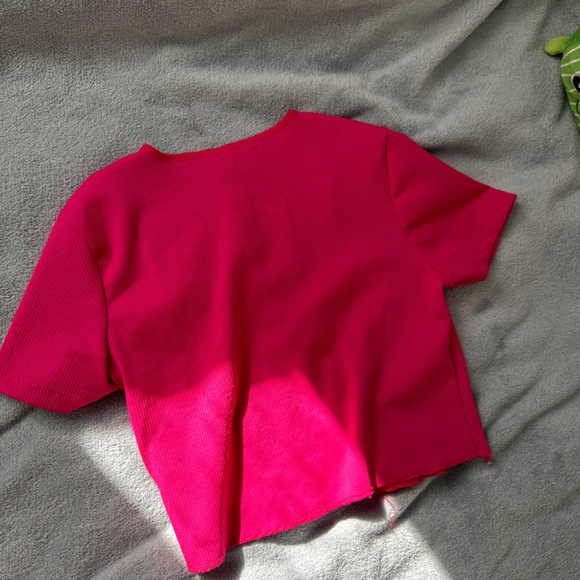 Women pink crop top with laces - Picture 3 of 3